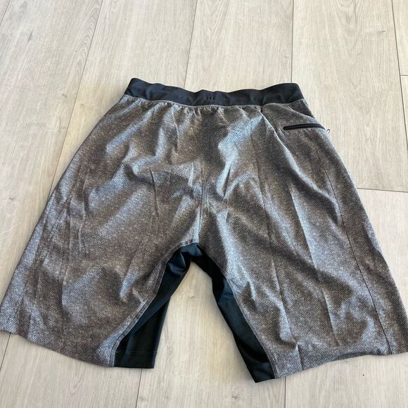 Lululemon men’s shorts size M - Picture 6 of 6